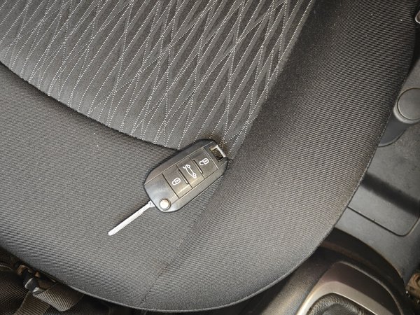 Citroen Elysee 2016, 130500 км, за 3700 USD - фото 19