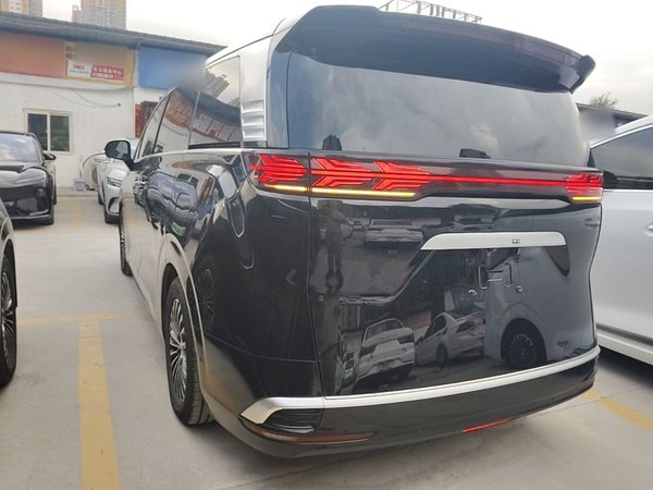 Denza D9 2022, 89400 км, за 35880 USD