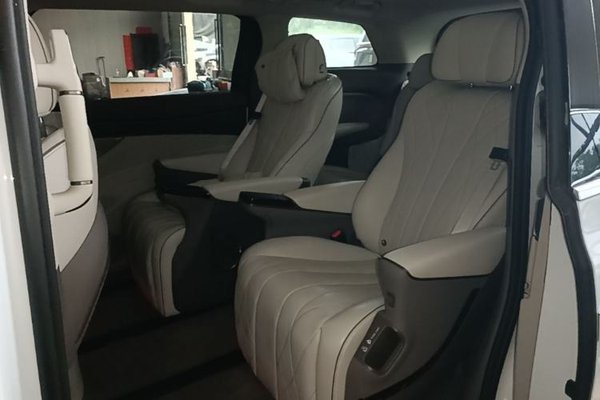 Denza D9 2022, 32900 км, за 35494 USD - фото 20