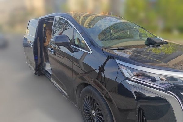 Denza D9 2022, 111900 км, за 27128 USD