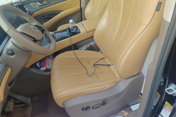 Denza D9 2022, 111900 км, за 27128 USD