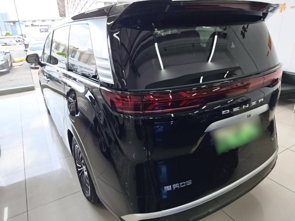 Denza D9 2022, 67900 км, за 33285 USD