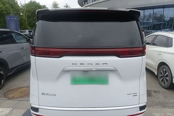 Denza D9 2025, 7800 км, за 50641 USD
