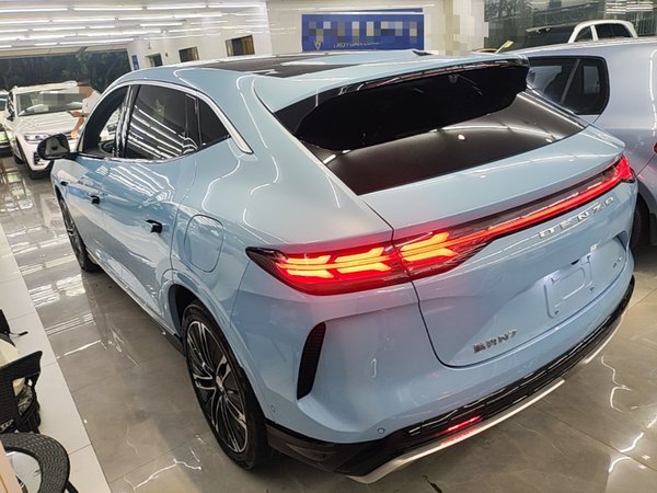 Denza N7 2024, 28600 км, за 26662 USD