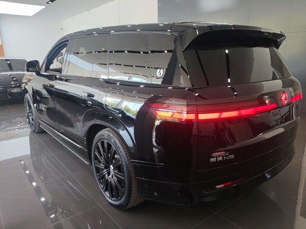 Denza N9 2025, 14400 км, за 51886 USD