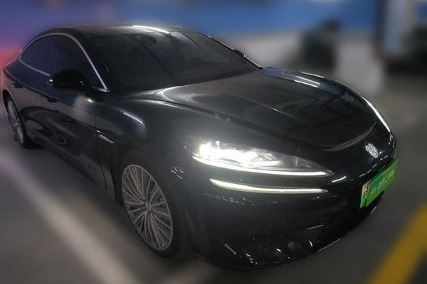 Denza Z9 2024, 4200 км, за 34175 USD