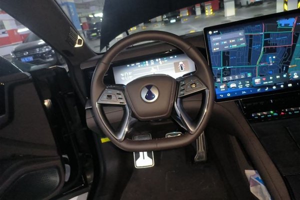 Denza Z9 2024, 4200 км, за 34175 USD