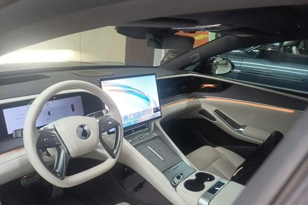 Denza Z9 2024, 12300 км, за 32943 USD - фото 26