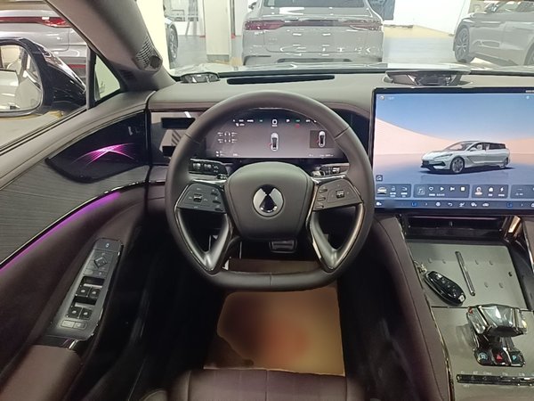 Denza Z9GT 2024, 13200 км, за 35545 USD - фото 14
