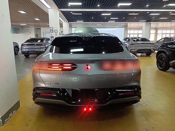 Denza Z9GT 2024, 13200 км, за 35545 USD