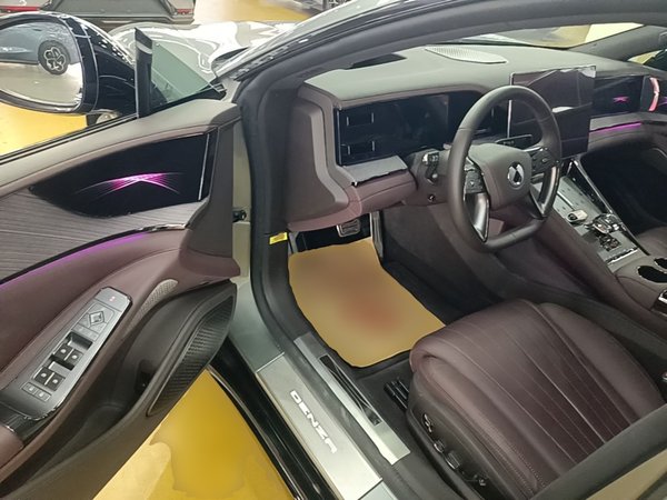 Denza Z9GT 2024, 13200 км, за 35545 USD - фото 19