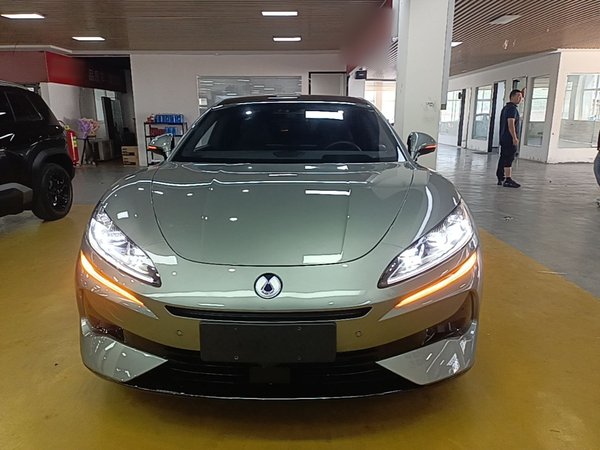 Denza Z9GT 2024, 13200 км, за 35545 USD