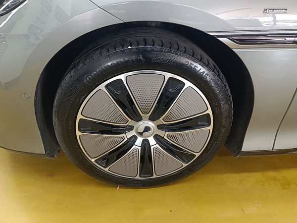 Denza Z9GT 2024, 13200 км, за 35545 USD - фото 8