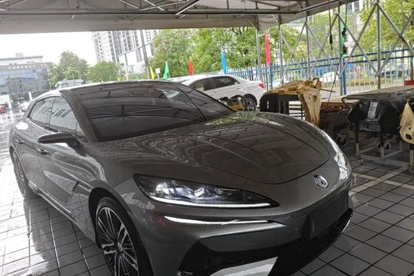 Denza Z9GT 2024, 17800 км, за 41317 USD - фото 7