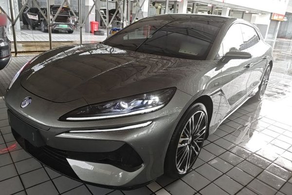 Denza Z9GT · 2024 год