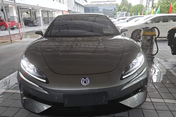 Denza Z9GT 2024, 17800 км, за 41317 USD - фото 2