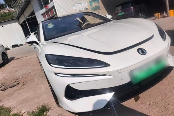 Denza Z9GT 2024, 9100 км, за 38038 USD