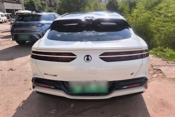 Denza Z9GT 2024, 9100 км, за 38038 USD