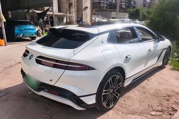 Denza Z9GT 2024, 9100 км, за 38038 USD - фото 6
