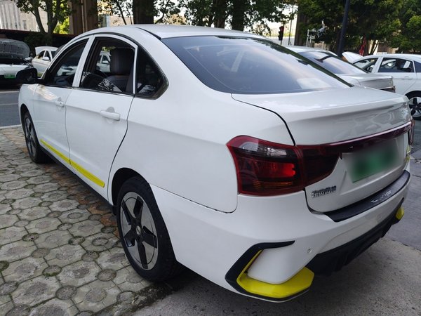 Dongfeng Aeolus E70 2023, 112899 км, за 9390 USD