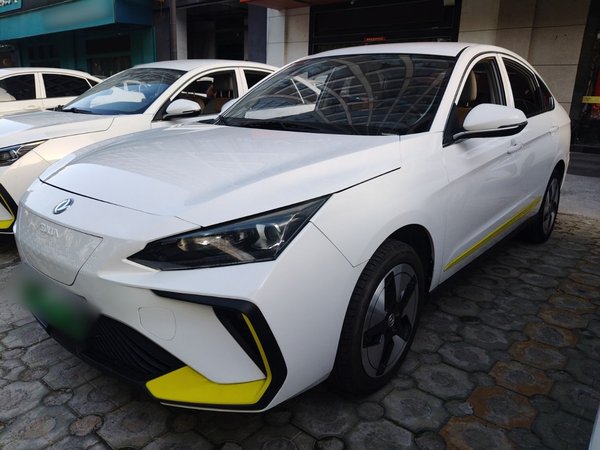 Dongfeng Aeolus E70 2023, 125000 км, за 9126 USD