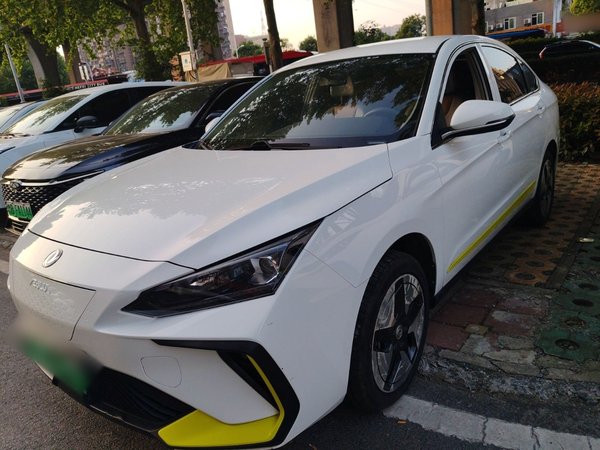 Dongfeng Aeolus E70 2023, 139100 км, за 8860 USD