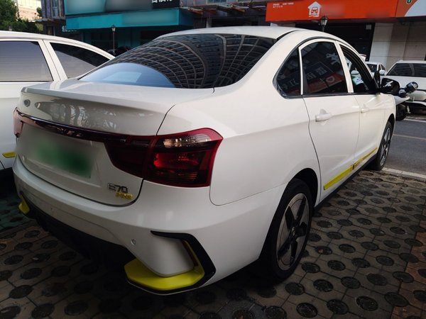 Dongfeng Aeolus E70 2023, 139100 км, за 8860 USD