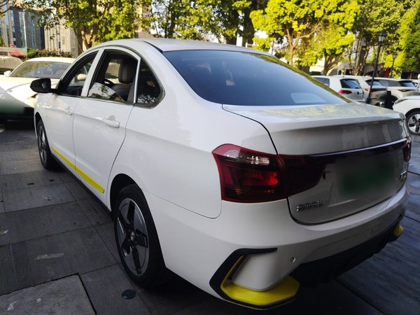 Dongfeng Aeolus E70 2023, 97700 км, за 9625 USD