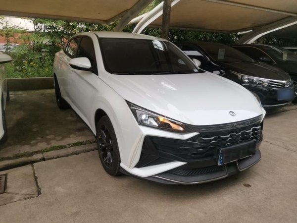 Dongfeng Aeolus Yixuan 2025, 2600 км, за 10250 USD