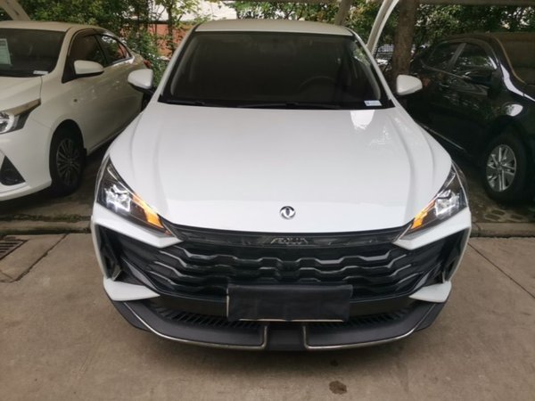 Dongfeng Aeolus Yixuan 2025, 2600 км, за 10250 USD