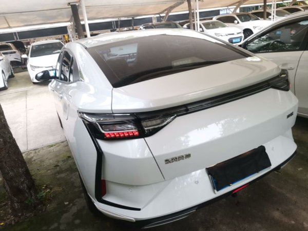 Dongfeng Aeolus Yixuan 2025, 2600 км, за 10250 USD