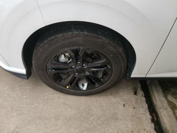 Dongfeng Aeolus Yixuan 2025, 2600 км, за 10250 USD - фото 8
