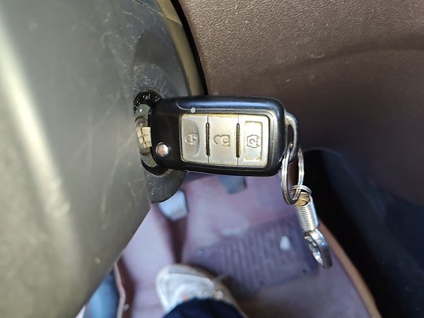 Dongfeng Fengon 330 2016, 64300 км, за 2469 USD - фото 9