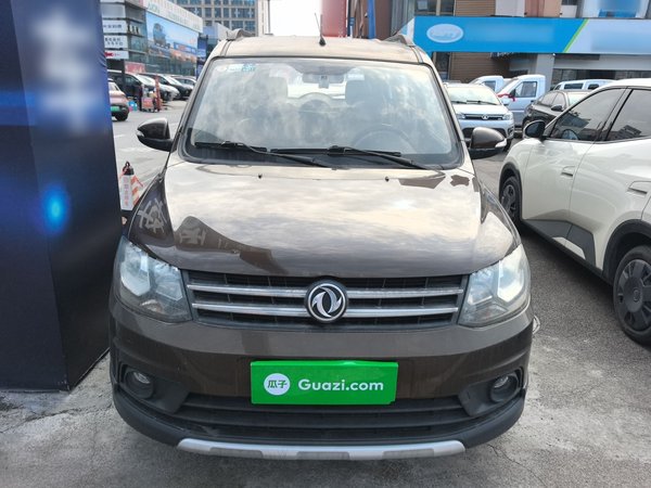 Dongfeng Fengon 360 2015 1.5L Manual Comfort II 7-Seater, 2015 года