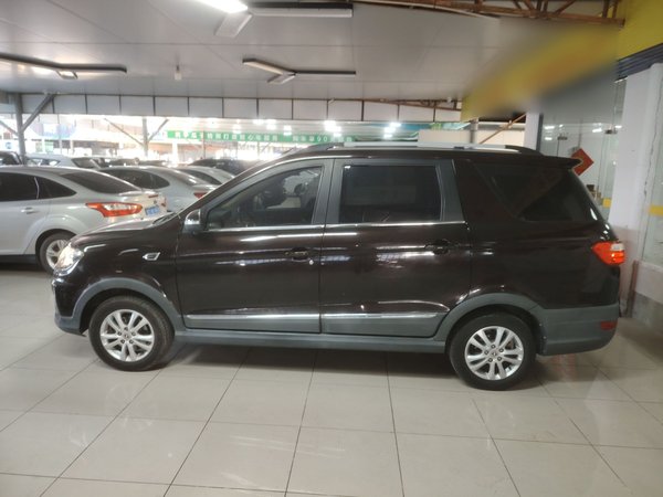 Dongfeng Fengon 370 2016, 80900 км, за 4577 USD