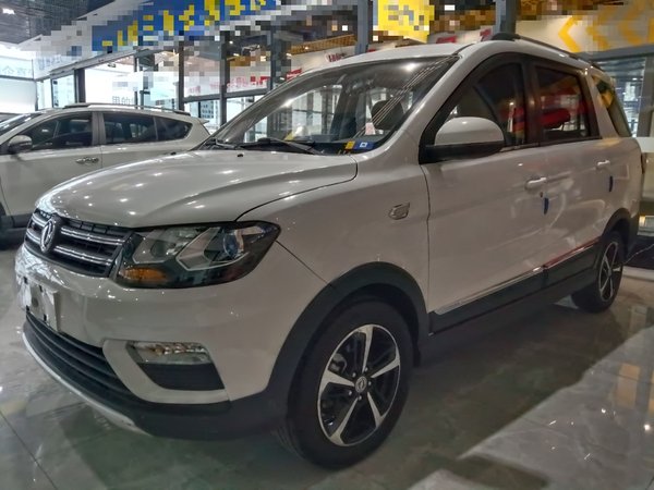 Dongfeng Fengon 370 2020 S370 1.5L CVT Luxury Model 5 Seats