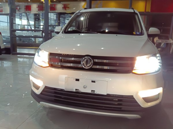 Dongfeng Fengon 370 2020 S370 1.5L CVT Luxury Model 5 Seats, 2020 года