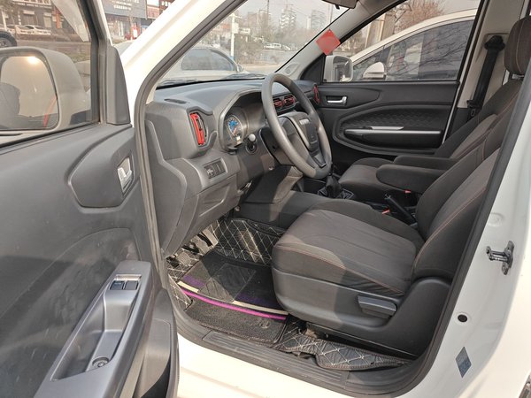 Dongfeng Fengon 380 2022, 49200 км, за 5330 USD - фото 17