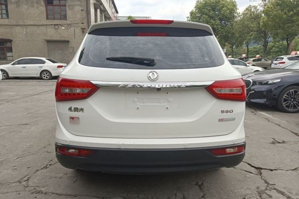Dongfeng Fengon 580 2016, 139400 км, за 4219 USD