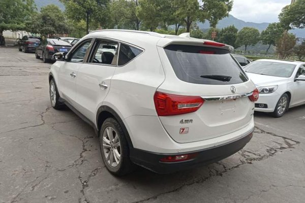 Dongfeng Fengon 580 2016, 139400 км, за 4219 USD