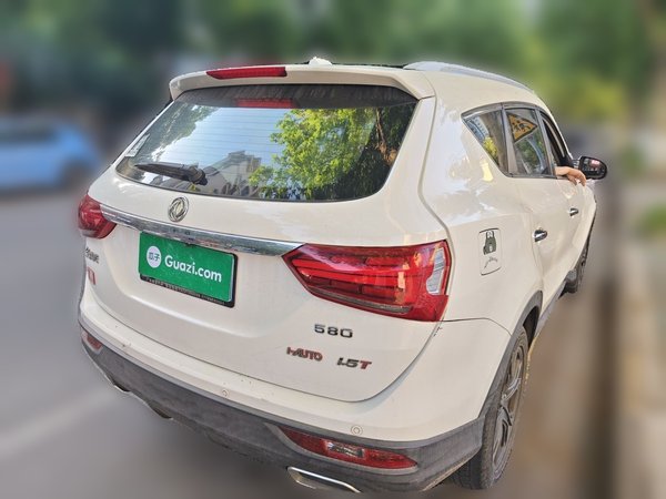 Dongfeng Fengon 580 2017, 65900 км, за 4892 USD