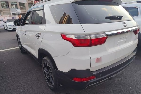 Dongfeng Fengon S560 2018, 27000 км, за 5098 USD