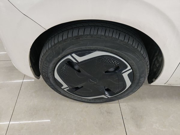 Dongfeng Nammi 01 2024, 5900 км, за 9889 USD