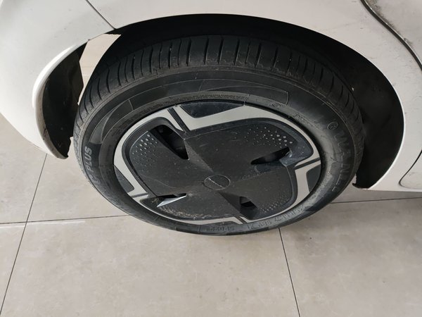 Dongfeng Nammi 01 2024, 5900 км, за 9889 USD