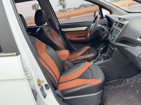 FAW Yingzhi G5 2016 1.5L CVT Luxury Navigation Edition, 2016 года