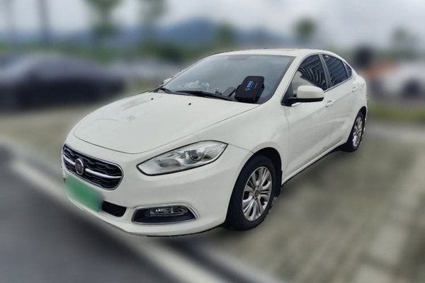 Fiat Viaggio · 2015 год