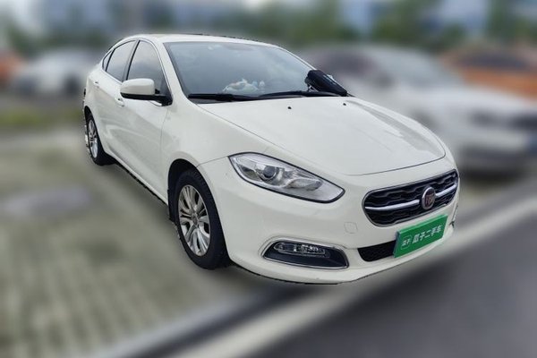 Fiat Viaggio 2015, за 2950 USD