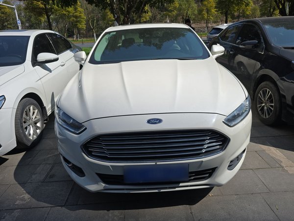 Ford Mondeo 2013, 186000 км, за 6663 USD