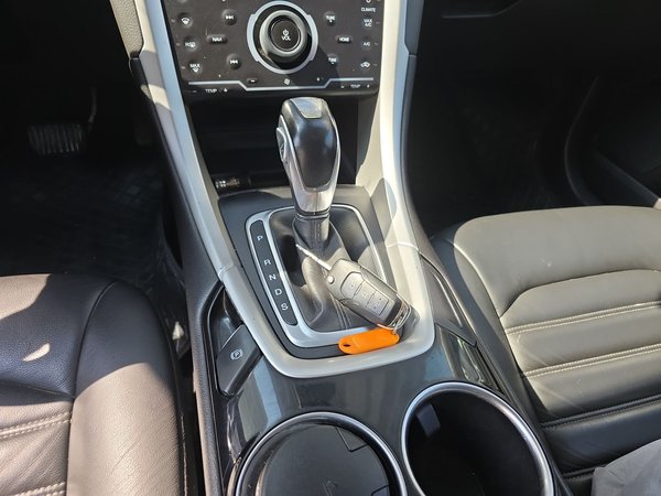 Ford Mondeo 2013, 186000 км, за 6663 USD - фото 17