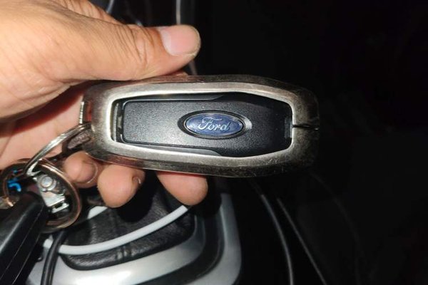 Ford Edge 2016, 113000 км, за 12293 USD - фото 17